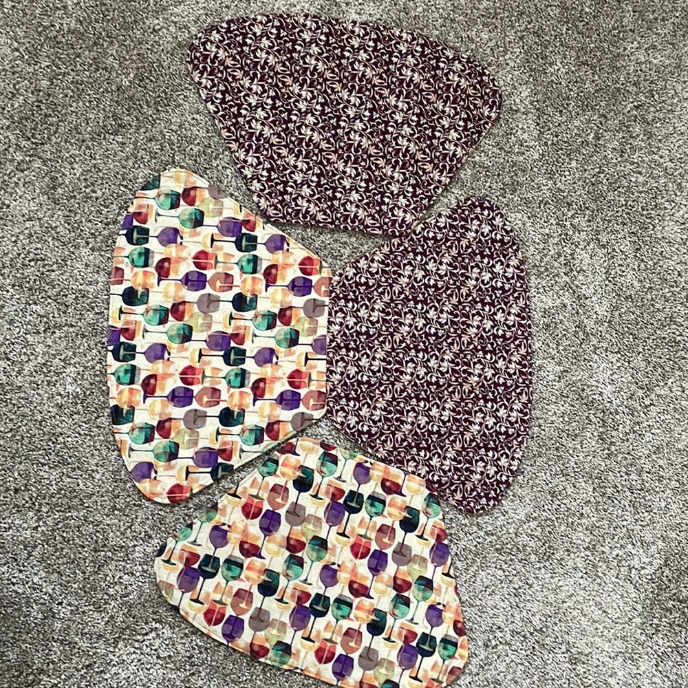 Set of 4 reversible placemats NWOT